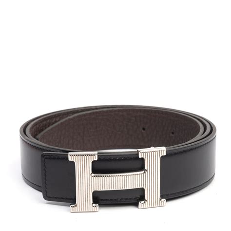 belt with h buckle.